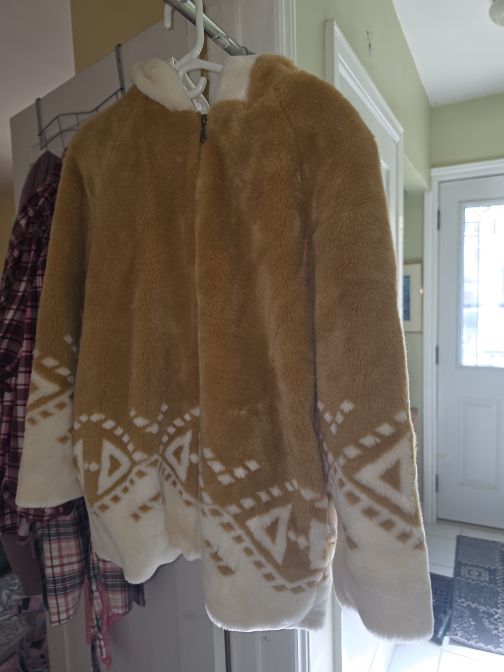Lake Matley Womens Small Faux Fur Hooded Jacket in Camel and Cream